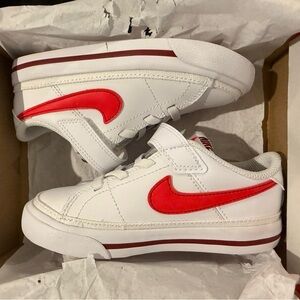 Nike Court Legacy 9C NWT